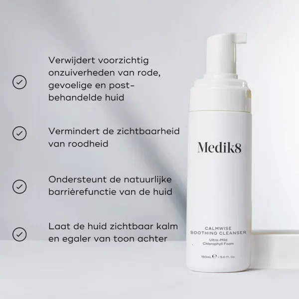 medik8 calmwise soothing cleanser 150ml